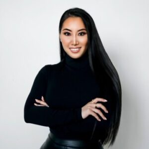 Profile photo of Lisa Om